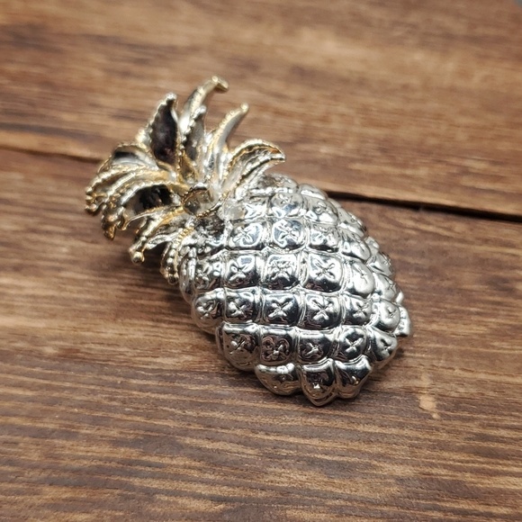 Jewelry - B720 pineapple vintage‎ brooch pendant